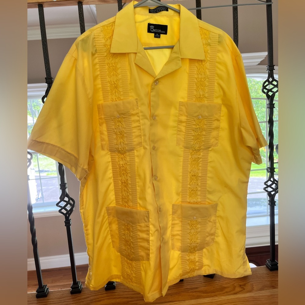 Nice yellow shirt, short sleeve size XL